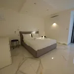 Luxury Brand New Location Apartment