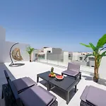 Apartment Luxury Brand New Location *