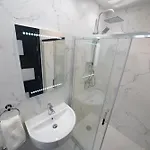 Apartment Luxury Brand New Location