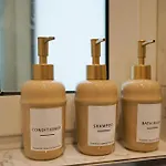 Luxury Brand New Location Apartment