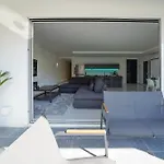 Luxury Brand New Location Apartment