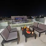 Apartment Luxury Brand New Location