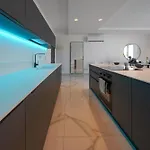 Apartment Luxury Brand New Location *