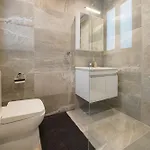 Apartment Luxury Brand New Location