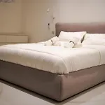 Apartment Luxury Brand New Location *
