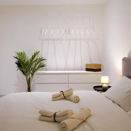 Luxury Brand New Location Apartament *