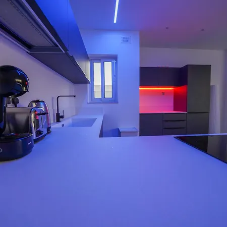 Luxury Brand New Location Apartment