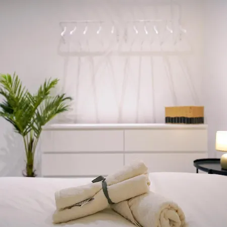 Luxury Brand New Location Apartment