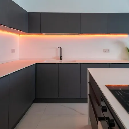 Luxury Brand New Location