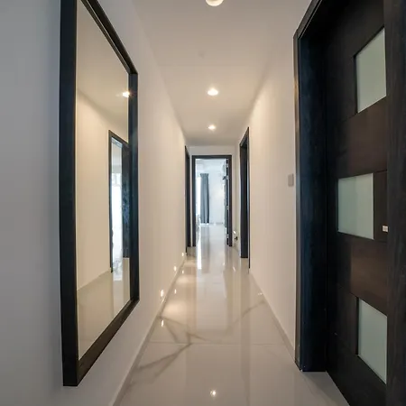 Luxury Brand New Location