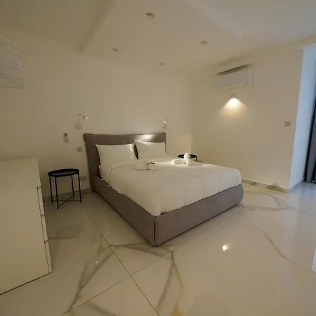 Luxury Brand New Location Daire