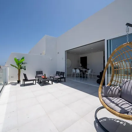 Luxury Brand New Location *