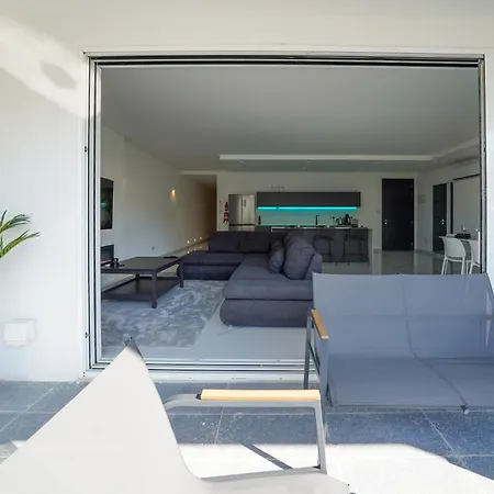 Luxury Brand New Location Apartment