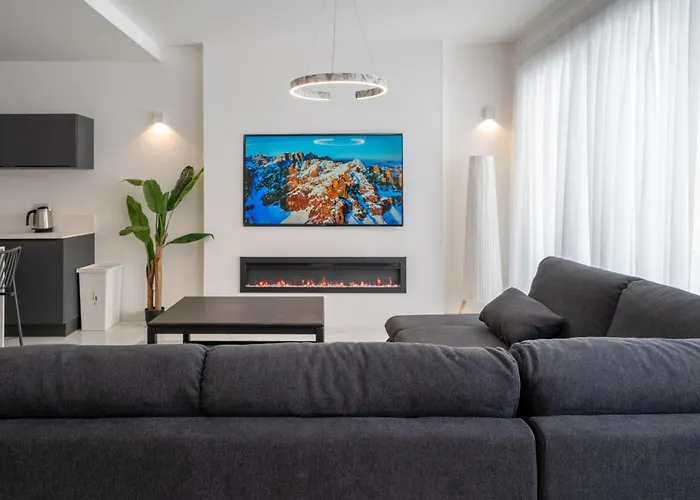 شقة Luxury Brand New Location *