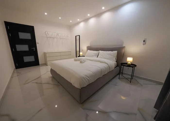 Luxury Brand New Location * Is-Swieqi