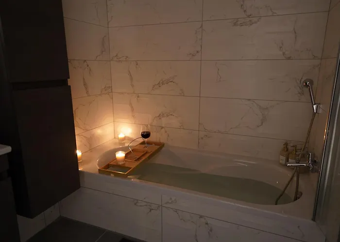 Luxury Brand New Location *