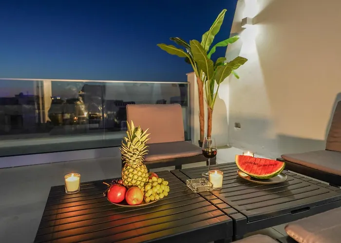 Luxury Brand New Location شقة *