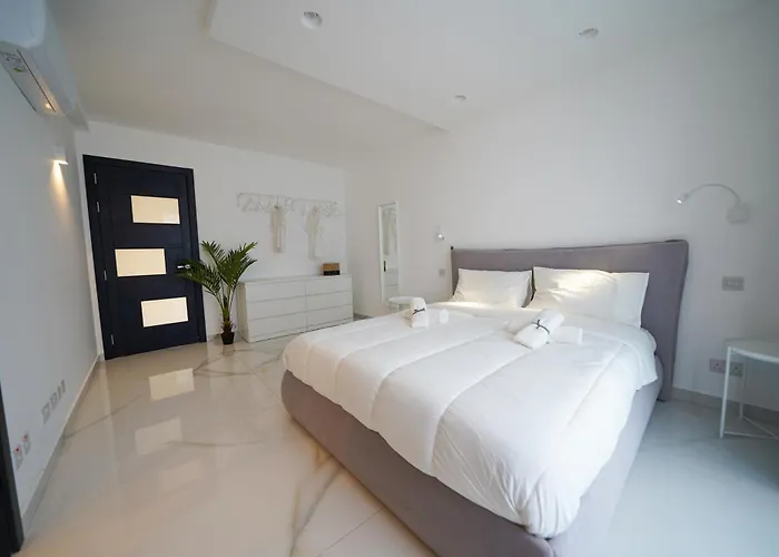 Luxury Brand New Location Lejlighed *