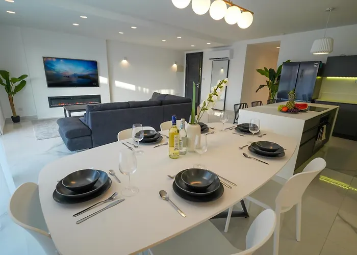 Lejlighed Luxury Brand New Location