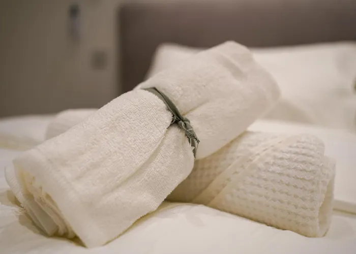 Luxury Brand New Location *