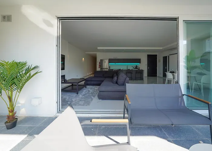 Luxury Brand New Location Lejlighed